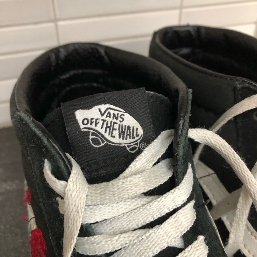 🥳HOST PICK🥳 Vans suede unisex floral high tops - Picture 5 of 10